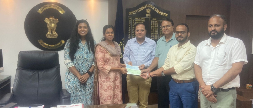 Vardhman A&E contributes Rs 6.50 lakh to Red Cross Society for flood relief.